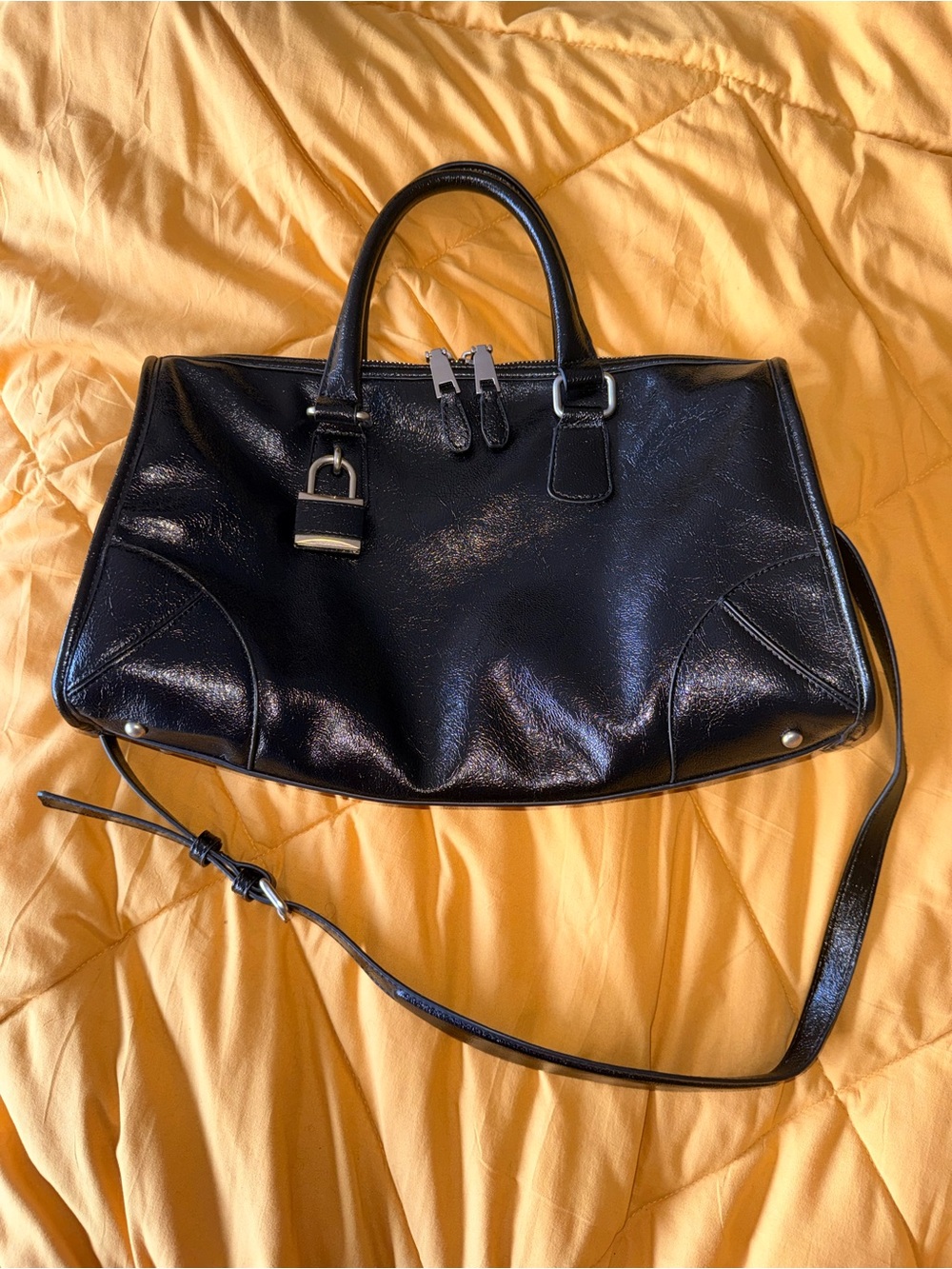Shoulder handbag